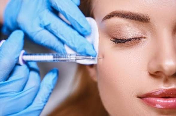 تزریق مزوژل در ناحیه زیر چشم